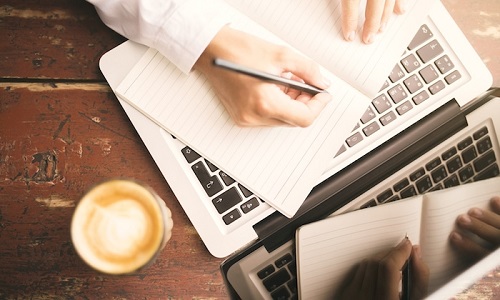 escritores profesionistas de alto nivel acad�mico